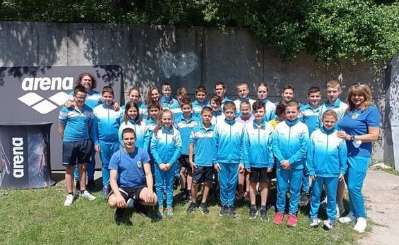 12 отличия за плувците на „Царевец“