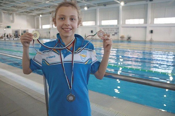 Виктория Гроздева грабна пълен комплект медали в Благоевград